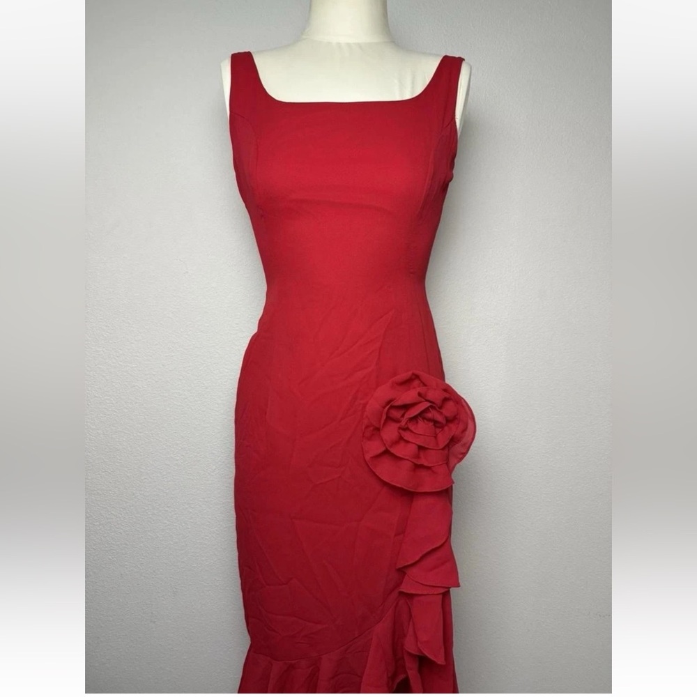 Elegant Red Sleeveless Dress